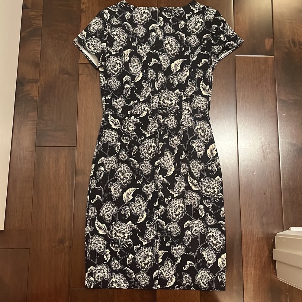 Banana republic dark blue floral midi dress - Picture 3 of 3